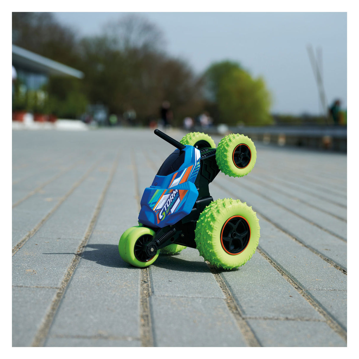 Dickie RC Storm Spinner říkatelné auto
