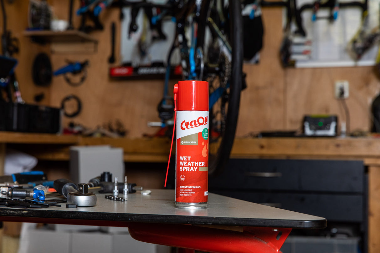 Cyklon w sprayu mokrym 250 ml