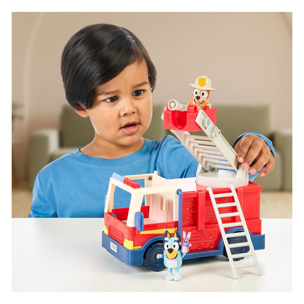 Moose juguete el camión de bomberos de Bluey con 2 figuras de juego