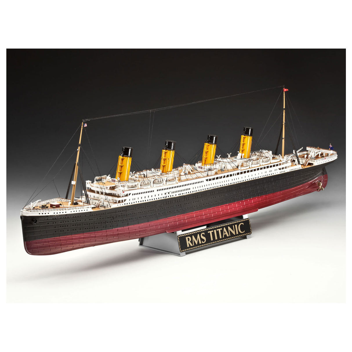 Revell gift set 100 years Titanic