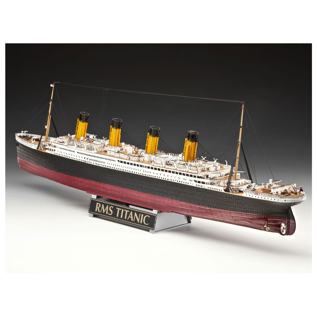Revell gift set 100 years Titanic