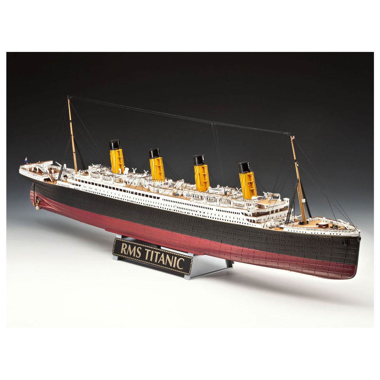 Revell gift set 100 years Titanic