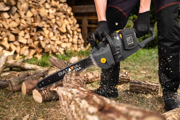 AC battery chainsaw 36V Brushless (Maxxpack 18V).
