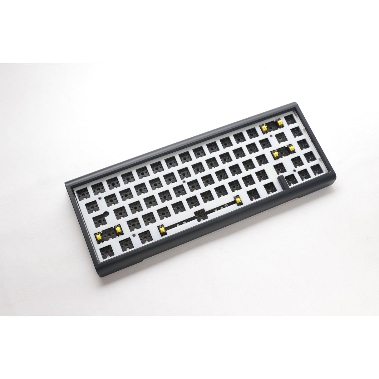 Ducky projizzéiert Tinker 65 mat Qmk via