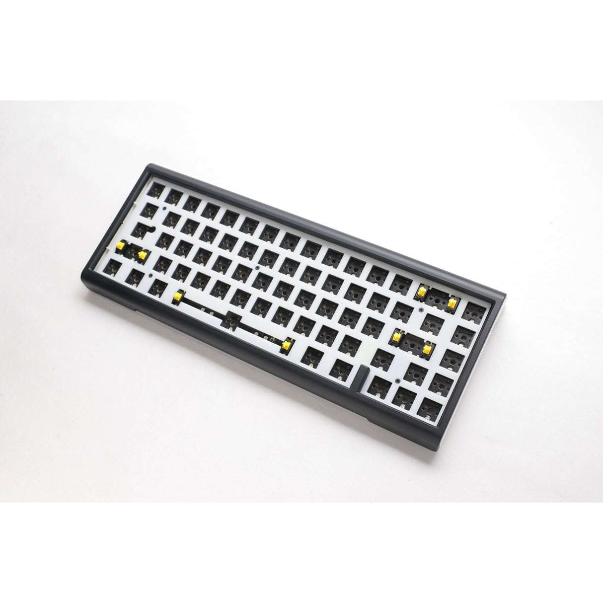 Ducky projizzéiert Tinker 65 mat Qmk via