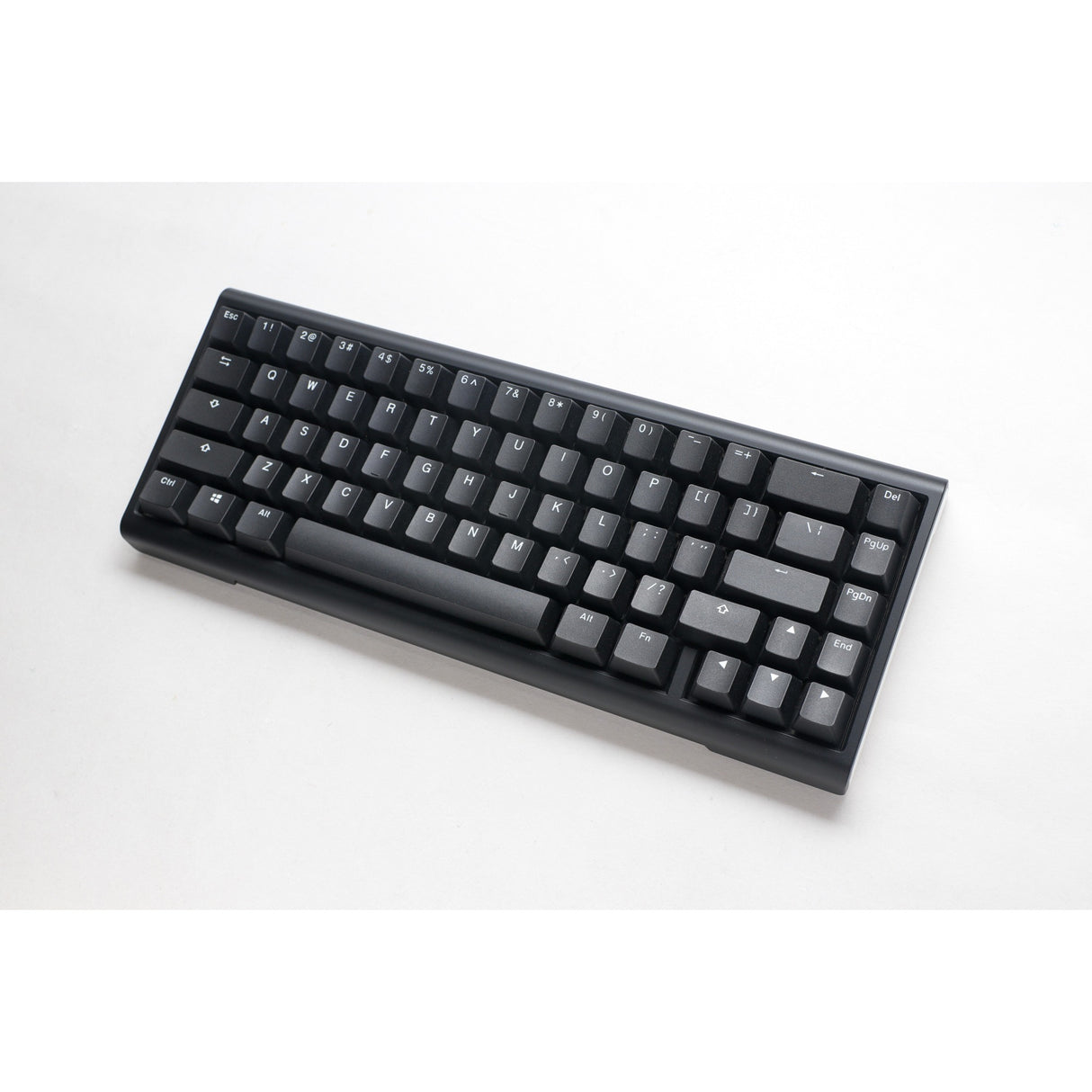 Ducky projizzéiert Tinker 65 mat Qmk via
