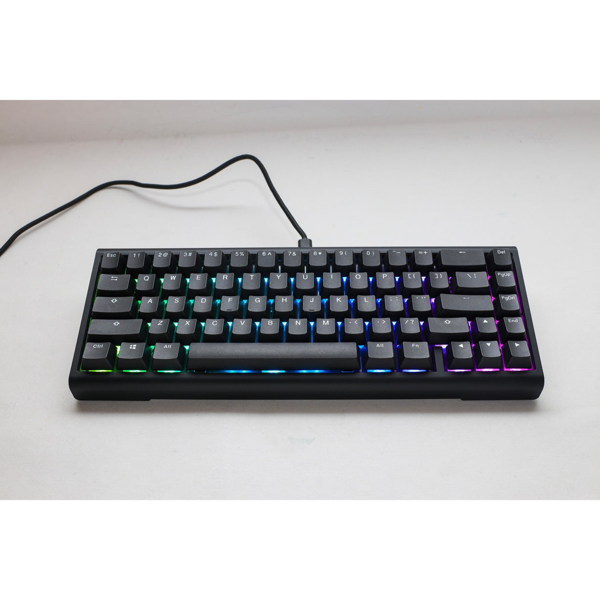 Ducky projizzéiert Tinker 65 mat Qmk via