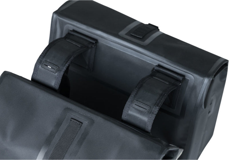 Basilikum Urban Trockener Doppelfahrradbeutel, wasserdicht, 50 l, Matt Schwarz