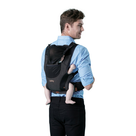 Chipolino Bobby Ergonomische Babytrage mit Hood Ebony