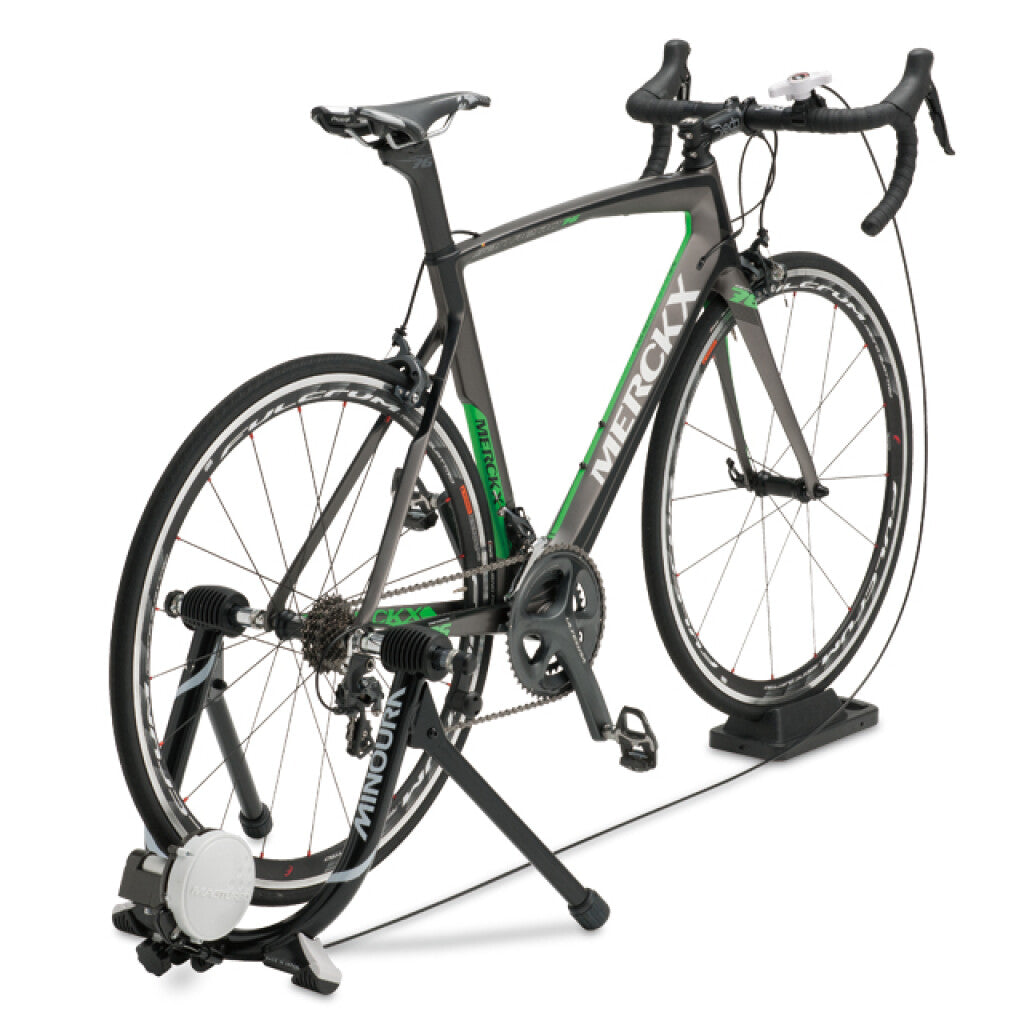 Minoura Trainer Magride 60R with steering switch