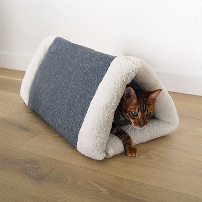 Rosewood cat basket Snuggle Plush 2 in 1 pyramid blanket